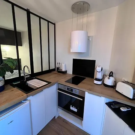 Apartment Location Estival Parfaite : A 50 Metres De La Plage, Offrant Magnifique Vue Frejus